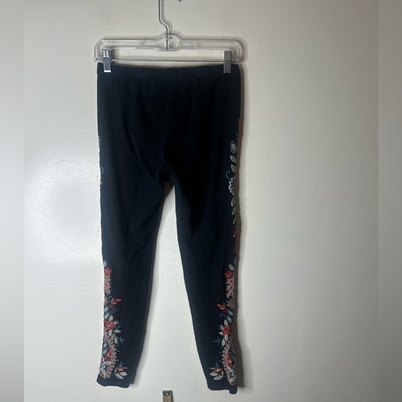 Johnny Was embroidered leggings - Picture 8 of 8